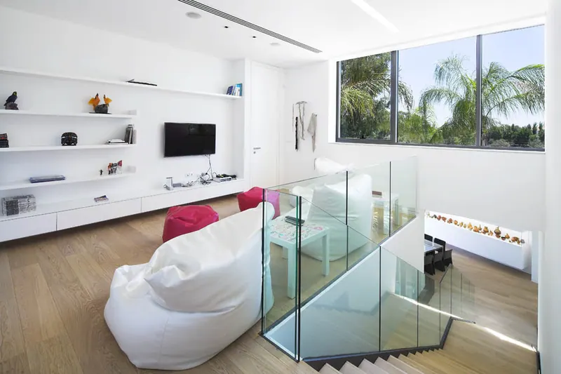 Family House in Cyprus, image 12 of 23